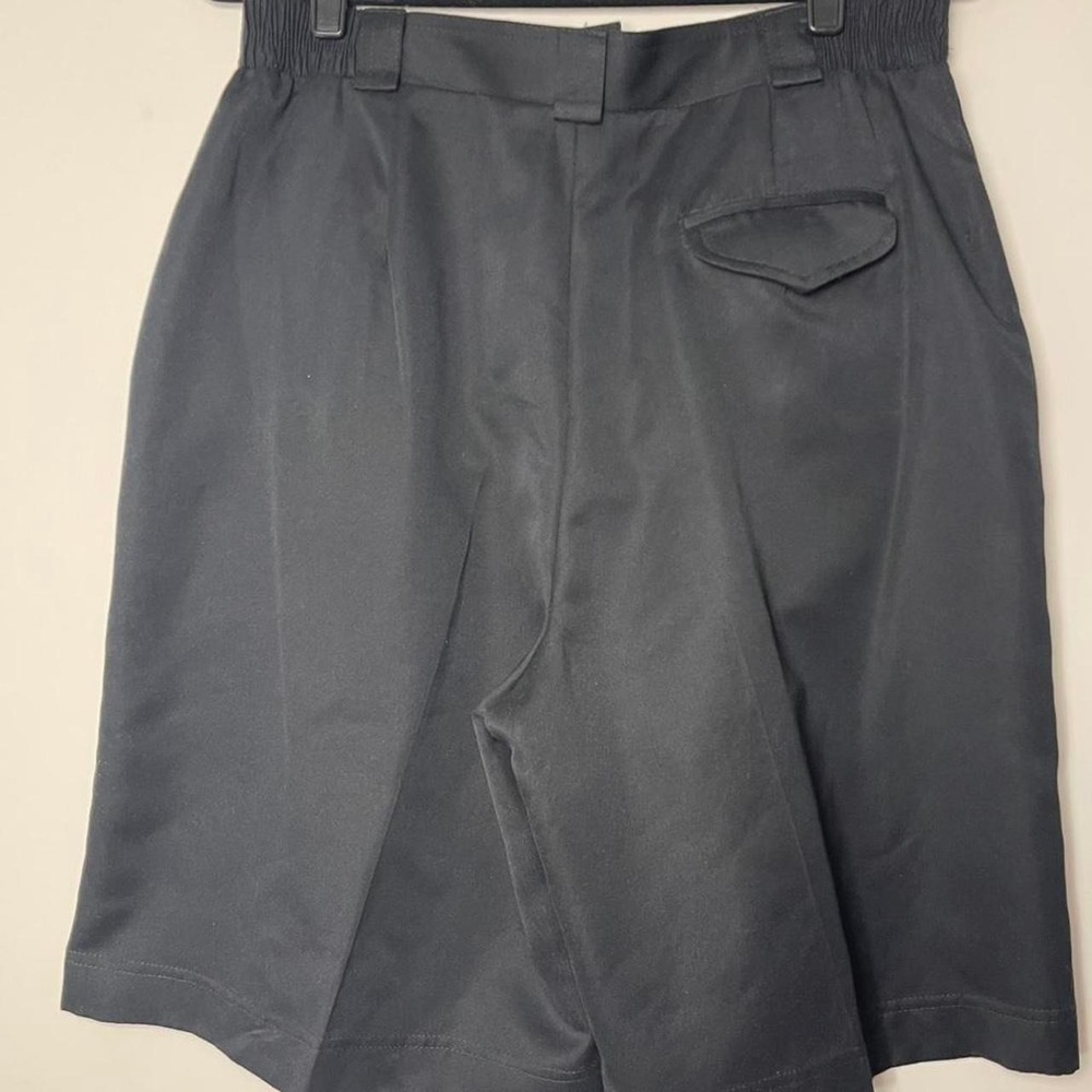Lily's of Beverly Hills black pleated shorts Women's size 14 Bermuda style - Picture 2 of 8